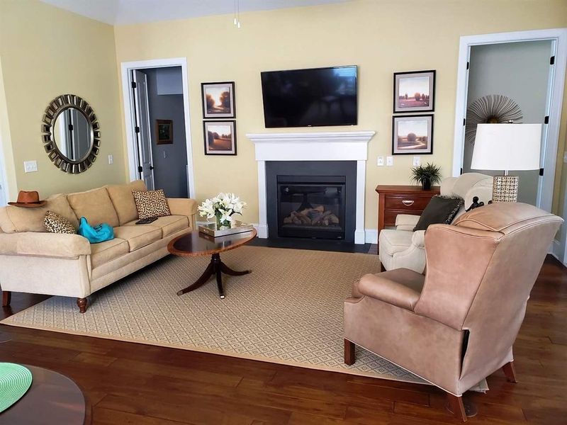 318 Hales Wood Rd, Chapel Hill, NC 27517