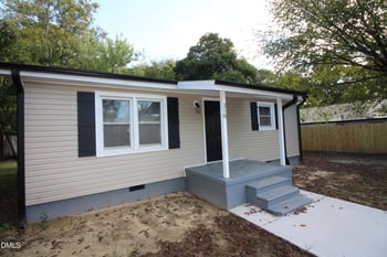 318 Harnett St, Benson, NC 27504