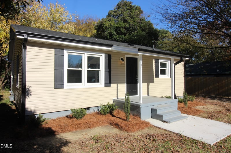 318 Harnett St, Benson, NC 27504