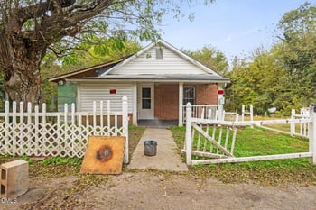 318 Hillside Al, Henderson, NC 27536