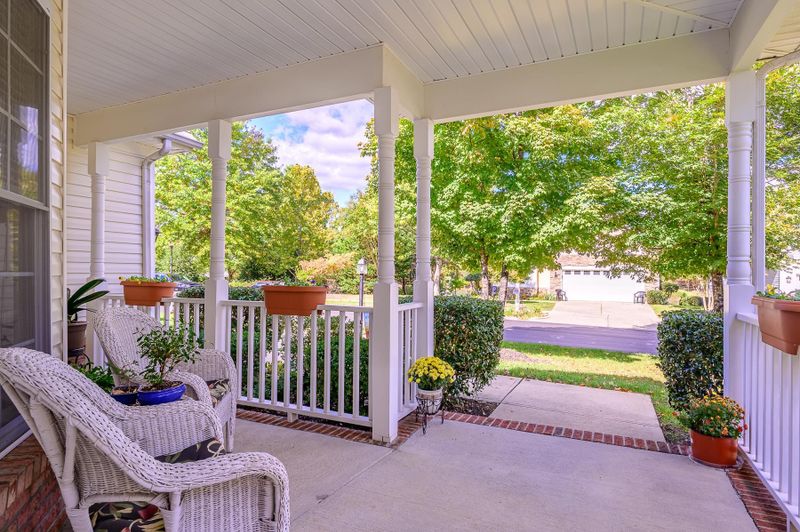 318 Knotts Valley Ln, Cary, NC 27519