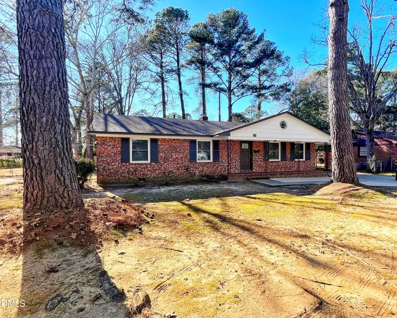 318 Mcpherson Church Rd, Fayetteville, NC 28303