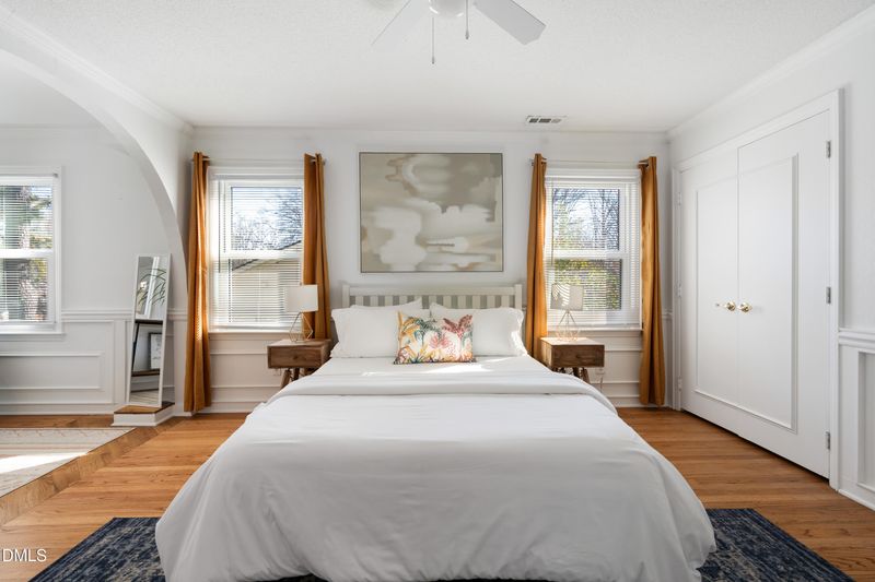 318 E Millbrook Rd, Raleigh, NC 27609