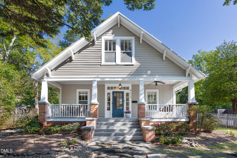 318 W Queen St, Hillsborough, NC 27278