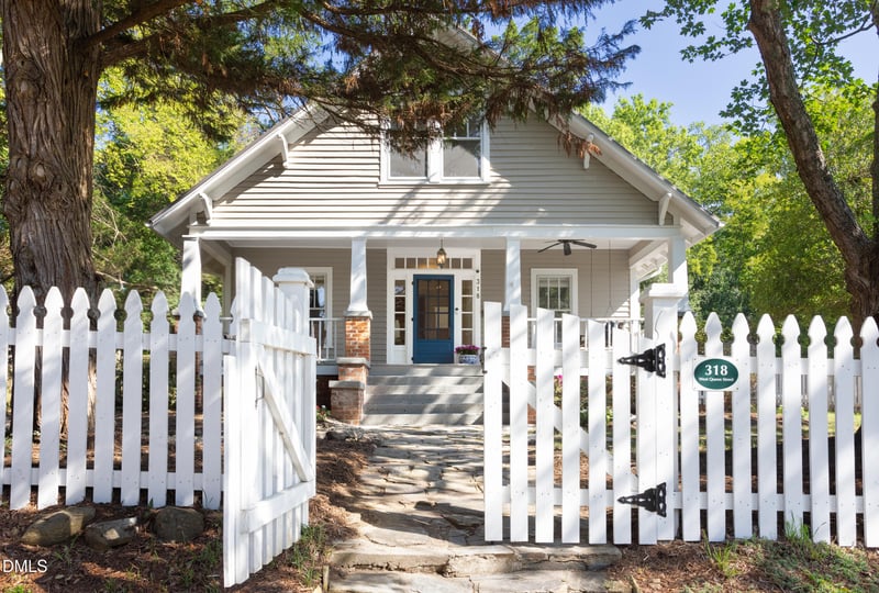 318 W Queen St, Hillsborough, NC 27278