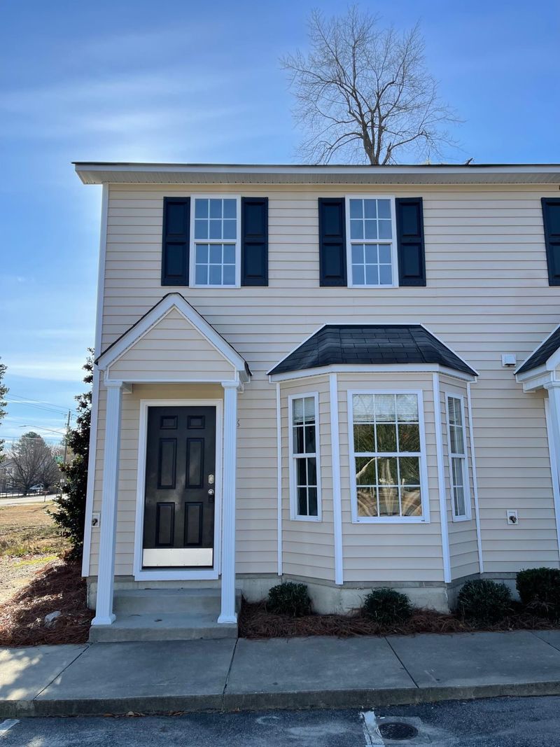 318 S Raleigh St, Angier, NC 27501