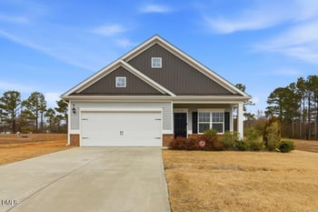 318 Settlers Pointe Dr, Pikeville, NC 27863