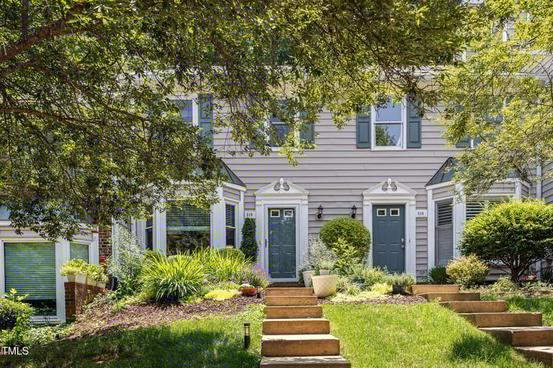 318 Silverberry Ct, Cary, NC 27513