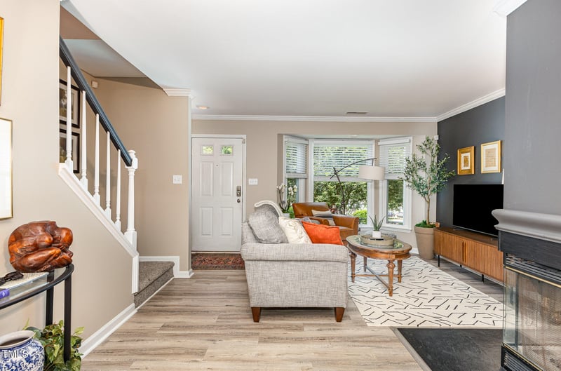 318 Silverberry Ct, Cary, NC 27513