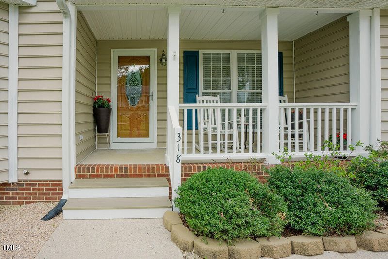 318 Tillamook Dr, Wake Forest, NC 27587