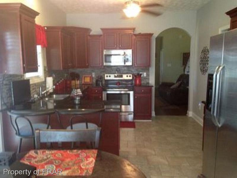 3186 Braddy Rd, Fayetteville, NC 28306