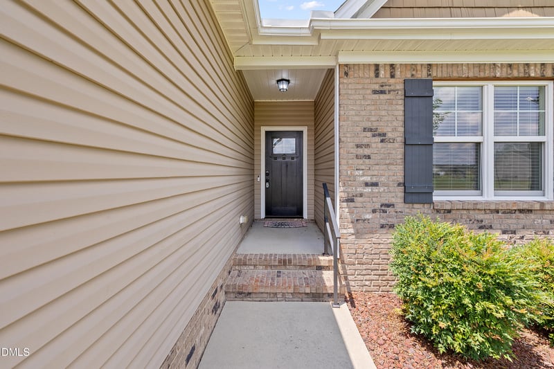 319 Fairfax Dr, Sanford, NC 27332