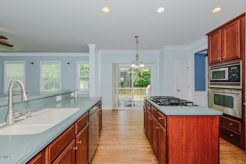 319 Large Oak Ln, Mebane, NC 27302
