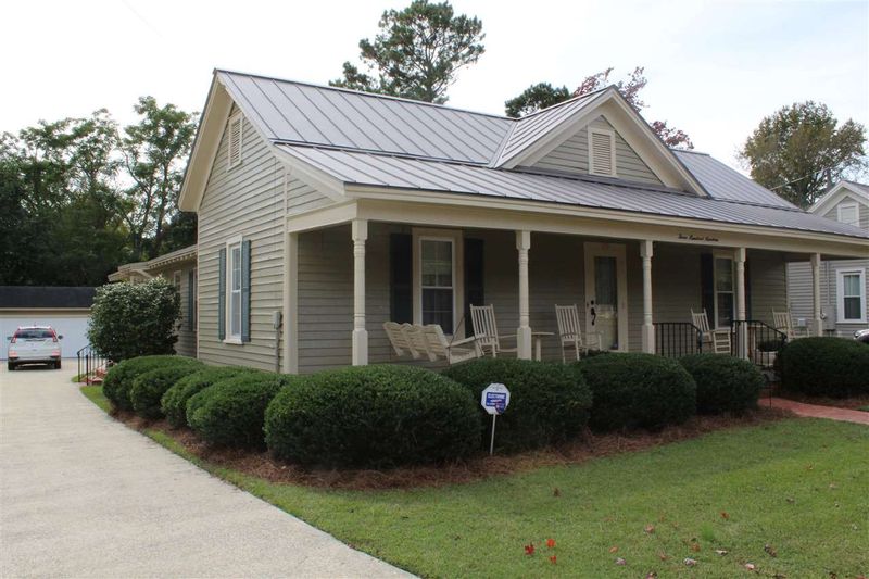 319 W Parrish Dr, Benson, NC 27504
