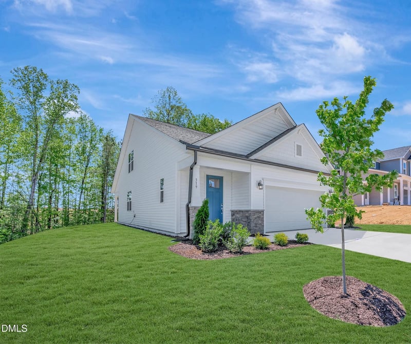 319 Providence Creek Dr, Fuquay Varina, NC 27526