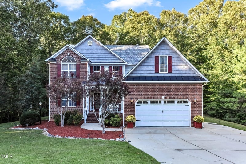 319 River Knoll Dr, Clayton, NC 27527