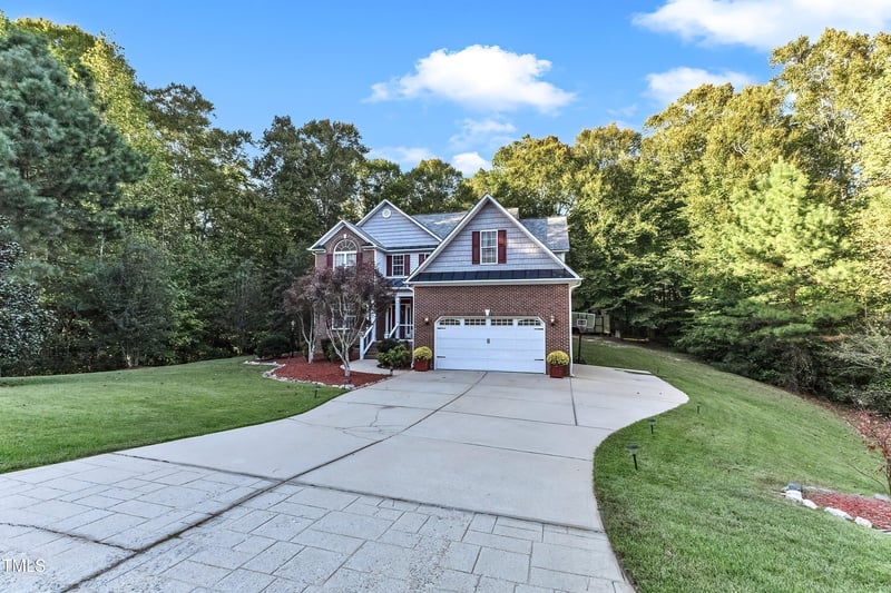 319 River Knoll Dr, Clayton, NC 27527
