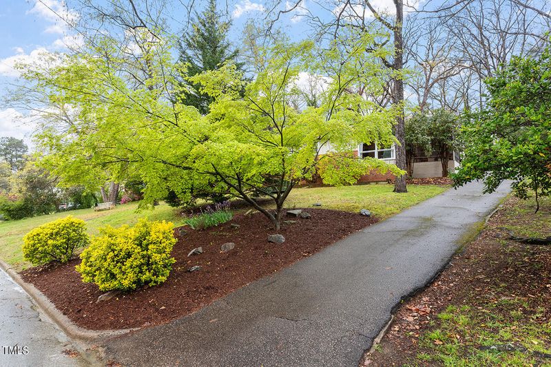 319 Robin Hood Dr, Raleigh, NC 27604
