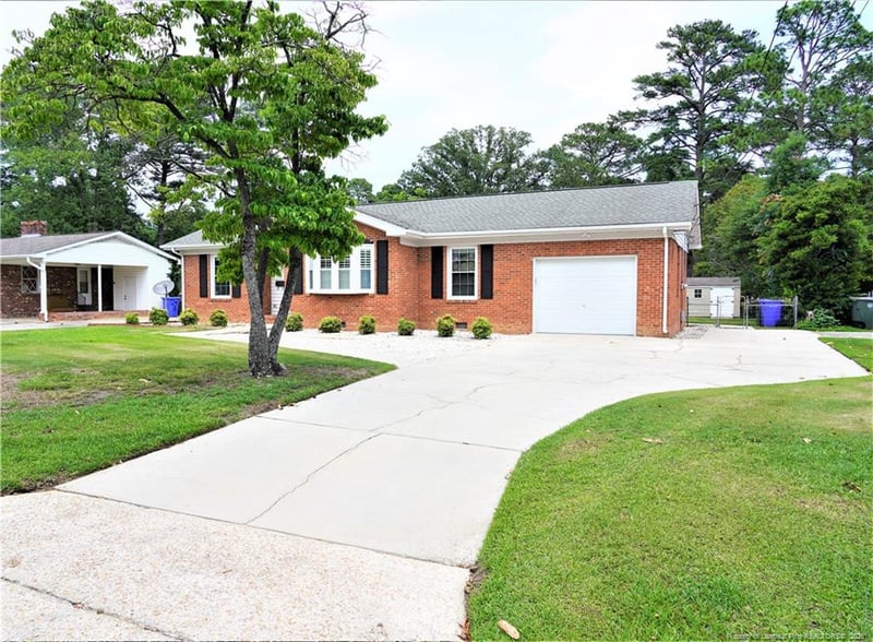 319 Whitney Dr, Fayetteville, NC 28303