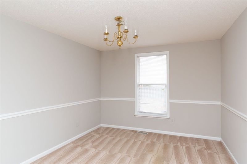 32 Briarwood Ct, Durham, NC 27703