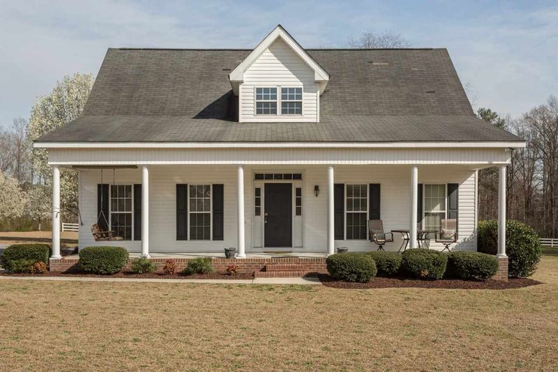 32 Hawk Ln, Fuquay Varina, NC 27526