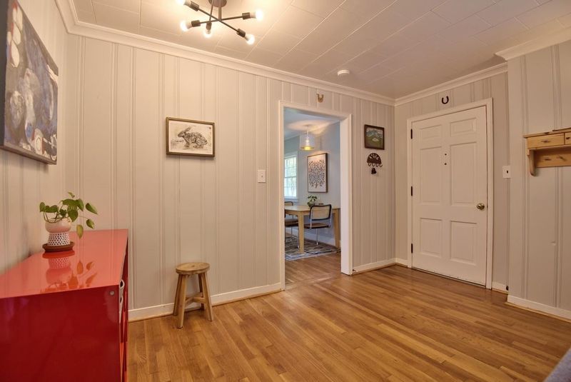 32 Hawthorne Dr, Durham, NC 27712