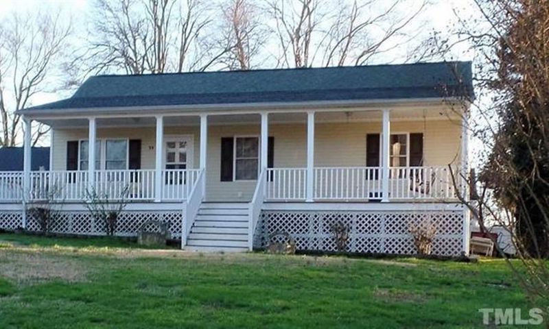 32 Montague Ave, Roxboro, NC 27574