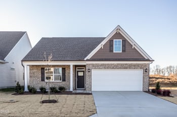 32 Quilting Dr #215, Benson, NC 27504