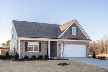 32 Quilting Dr #215, Benson, NC 27504