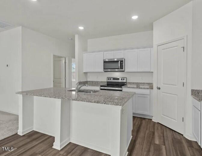 32 Rolling Banks Dr, Louisburg, NC 27549