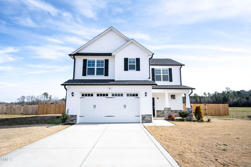 32 Sanford Ln, Dunn, NC 28334