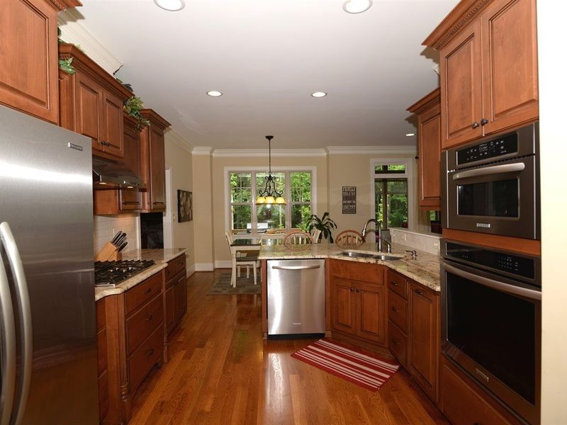 32 Waterside Ct, Clayton, NC 27527