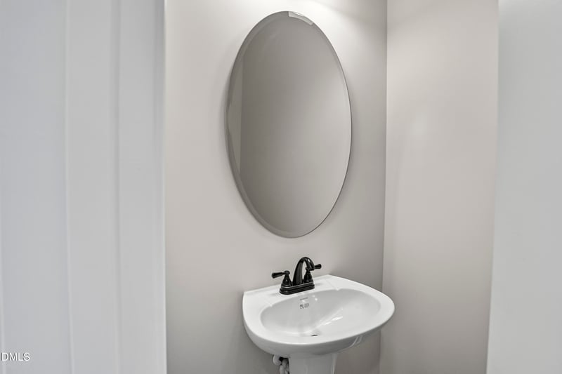 320 Ambassador Dr, Clayton, NC 27520