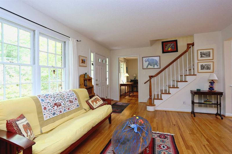 320 Burlage Cir, Chapel Hill, NC 27514