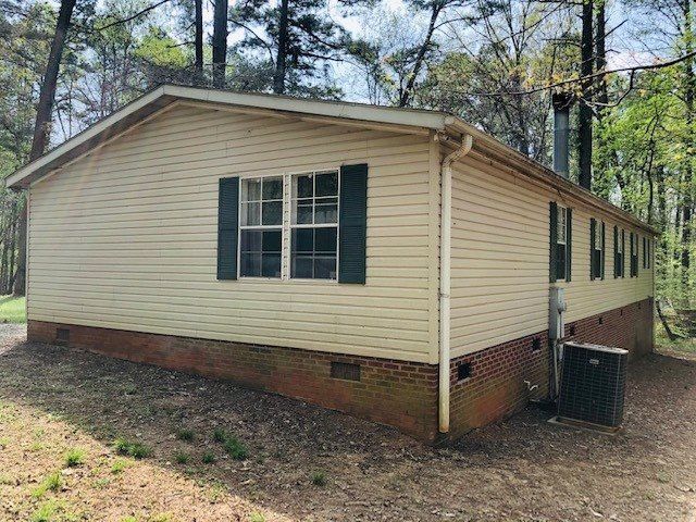 320 Buttonwood Dr, Hillsborough, NC 27278