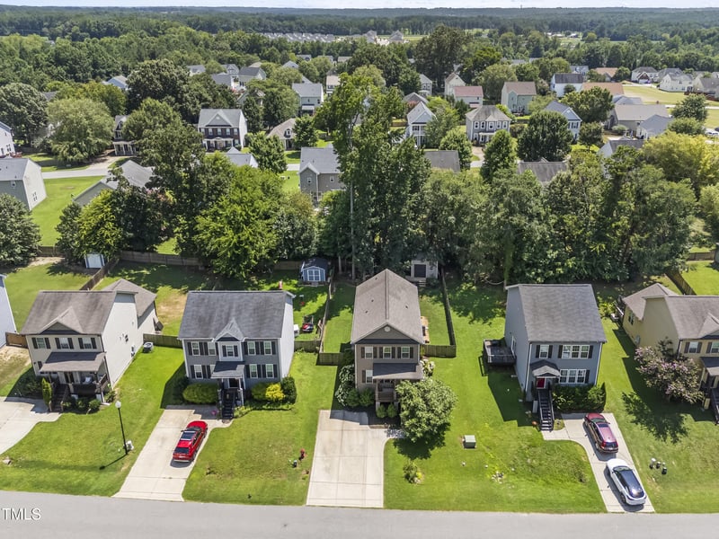 320 Chamberlain Dr, Clayton, NC 27527