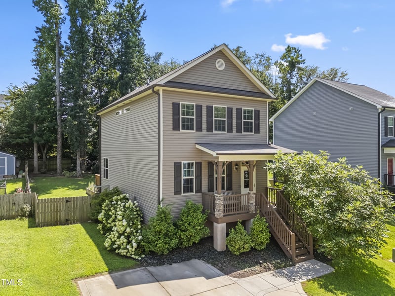 320 Chamberlain Dr, Clayton, NC 27527