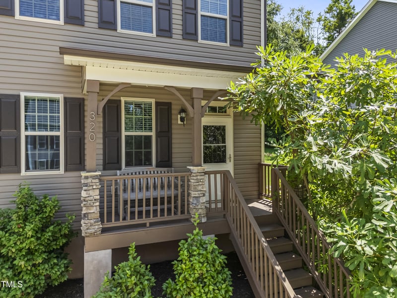 320 Chamberlain Dr, Clayton, NC 27527