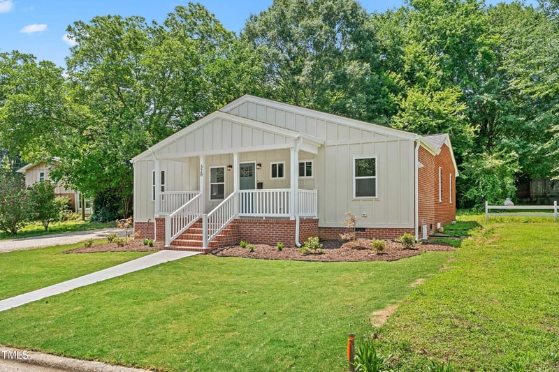 320 Clay St, Clayton, NC 27520