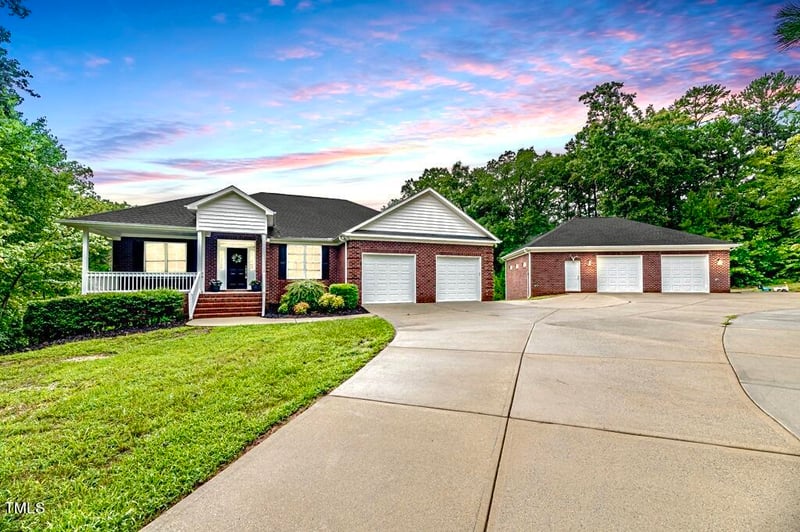 320 Copper Ridge Dr, Sanford, NC 27330