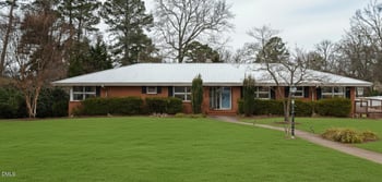 320 Crescent Dr, Clayton, NC 27520