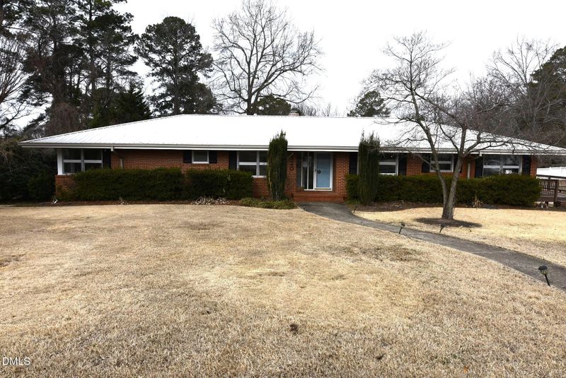 320 Crescent Dr, Clayton, NC 27520