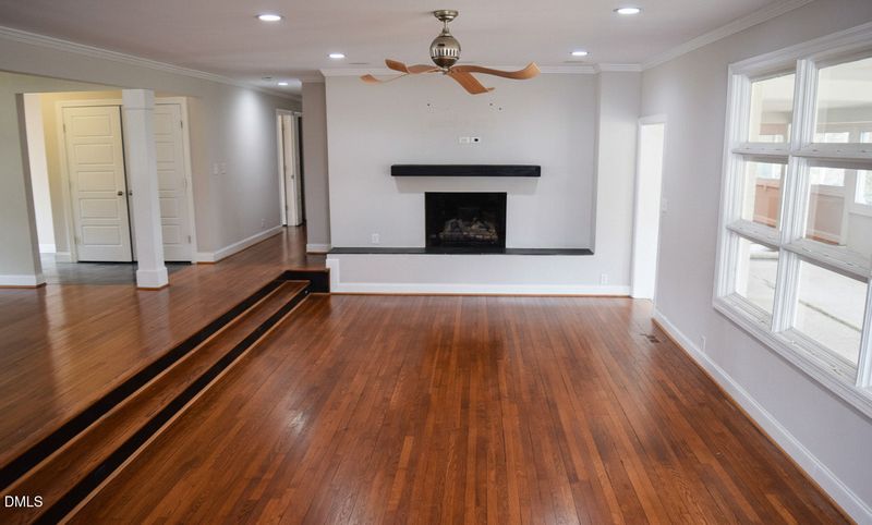 320 Crescent Dr, Clayton, NC 27520