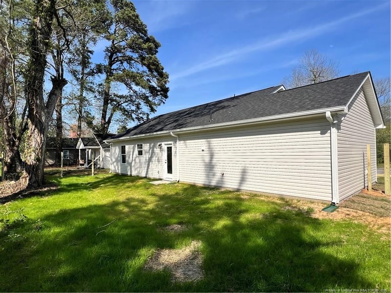320 Currie Ct, Fayetteville, NC 28301
