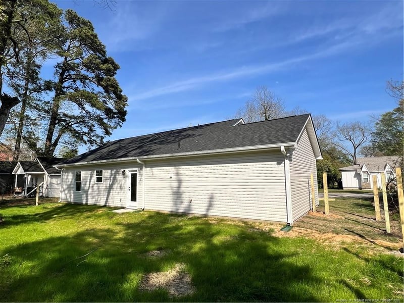 320 Currie Ct, Fayetteville, NC 28301