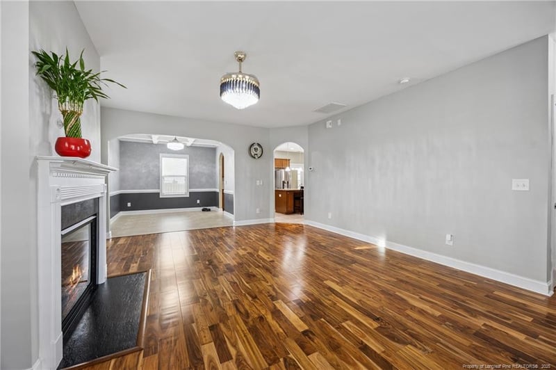 320 Derby Ln, Hope Mills, NC 28348