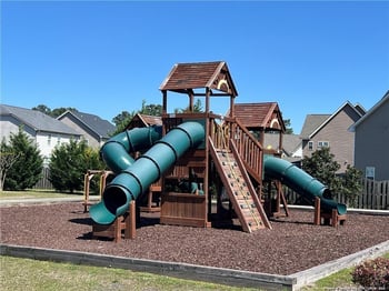 320 Derby Ln, Hope Mills, NC 28348