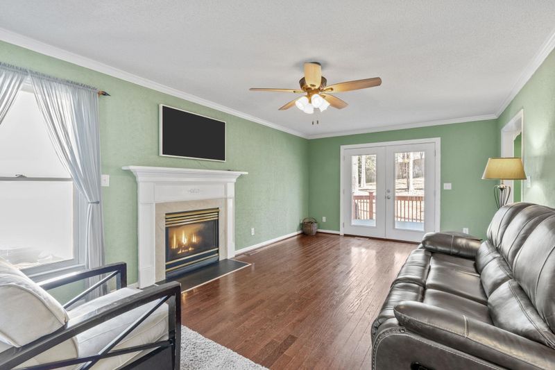320 W Elm Ave, Holly Springs, NC 27540