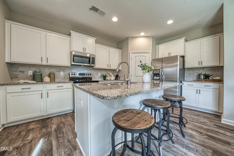 320 Ember St, Zebulon, NC 27597