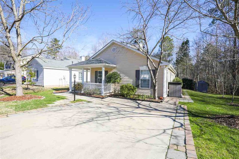 320 Evening Star Dr, Apex, NC 27502